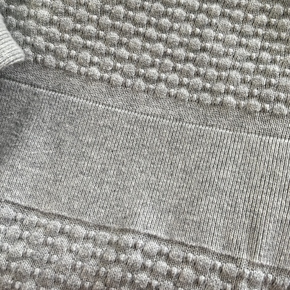 Grey Sweater - Medium - Dotted, textured pattern - Picture 2 of 4